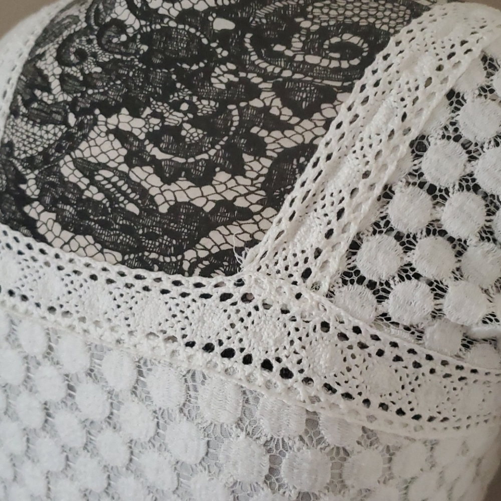Solitaire white eyelet top, size S - Picture 2 of 4